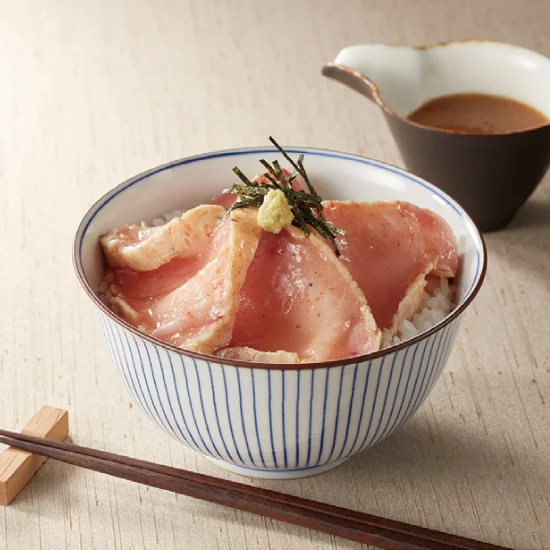 炙りまぐろ秘伝のたれ仕込み