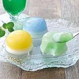 レトロな喫茶 三種の凍ら せて食べるシャーベット