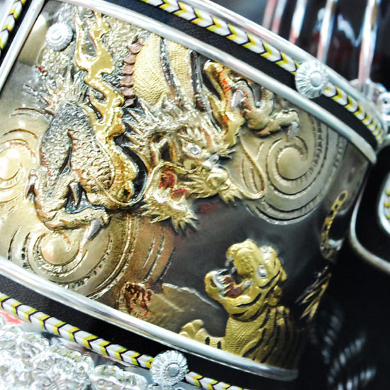 兜　上杉謙信　吉徳　23号 楽天市場】五月人形 コンパクト 吉徳 上杉謙信公 兜収納飾り 兜