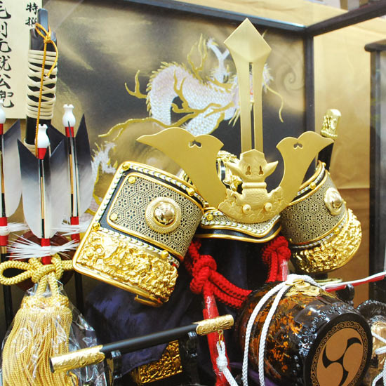 57】五月人形【兜ケース飾り】10号 毛利元就公兜アクリルケース飾り